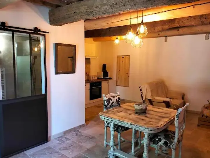 Appartement La Taniere à Lagarde-Pareol
