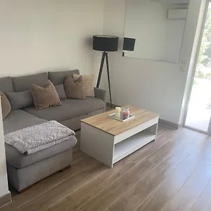 Appartement Seyana - Agreable Avec Jardin Et Grande Veranda - Proche, Cagnes-sur-Mer